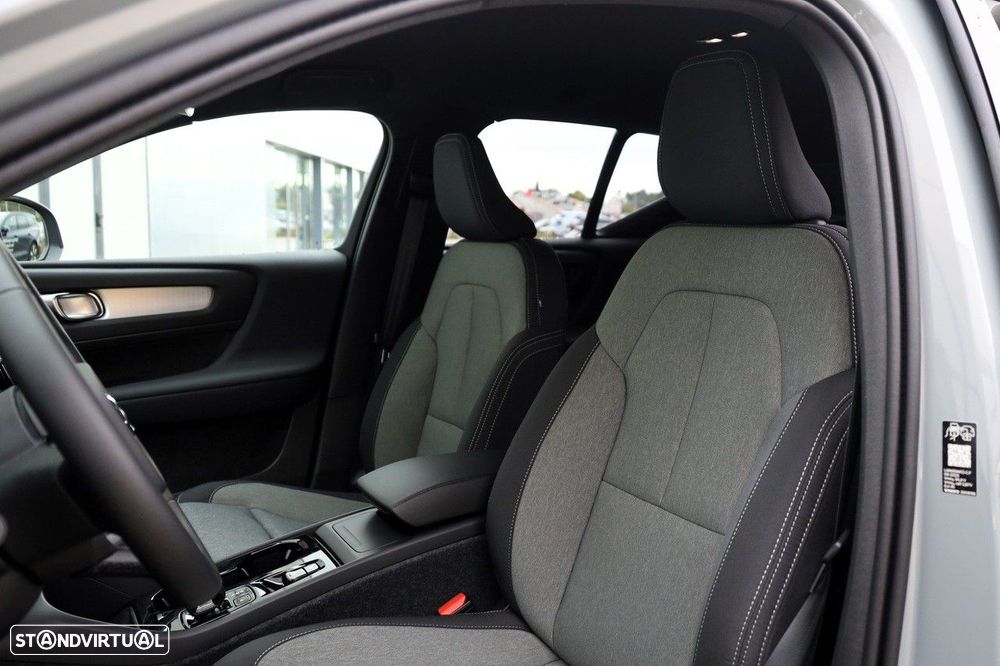 Volvo XC 40 2.0 B3 Black Edition - 6