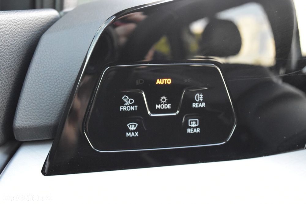 Volkswagen Golf - 27