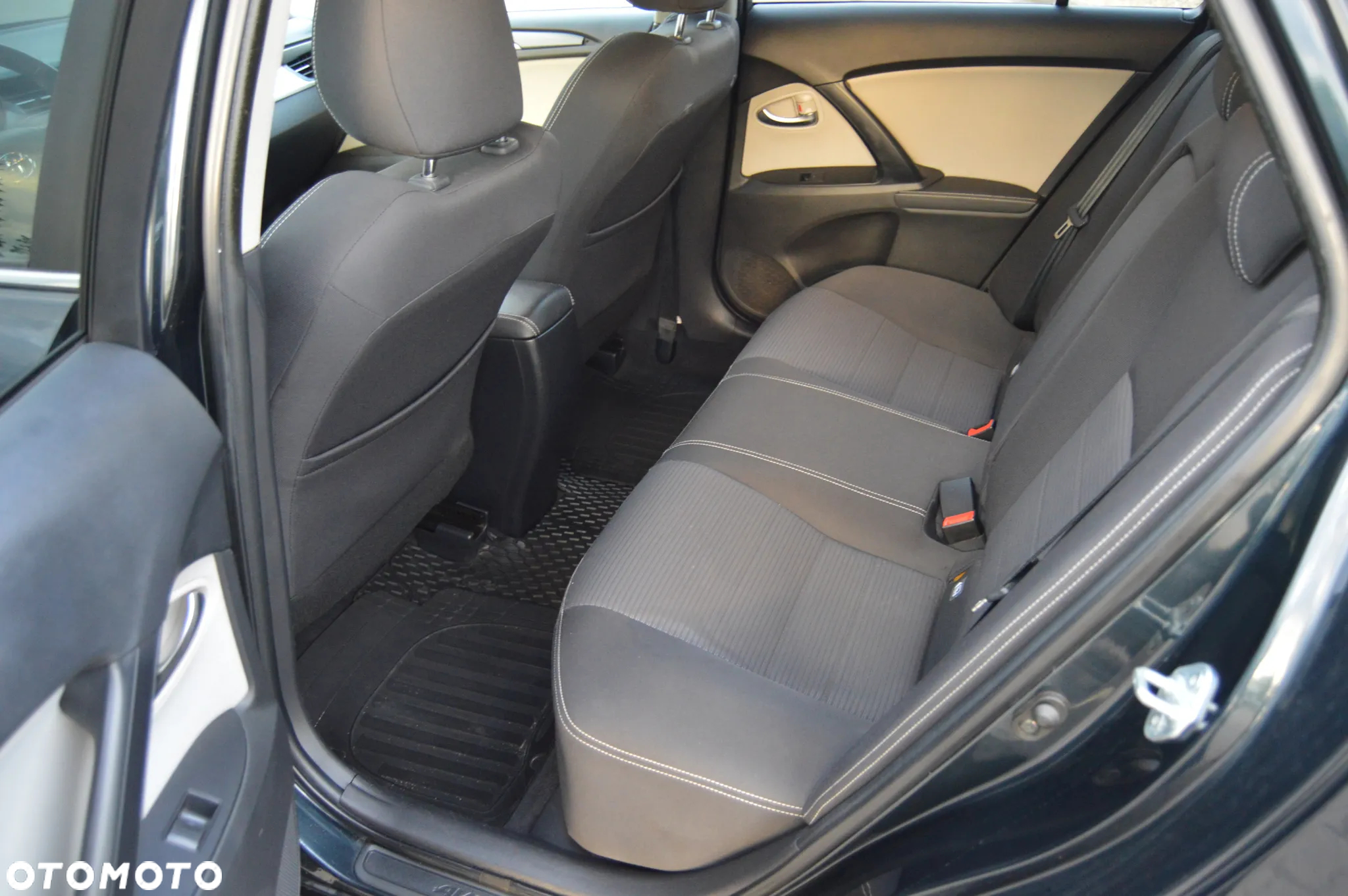Toyota Avensis 2.0 D-4D Active Business - 30