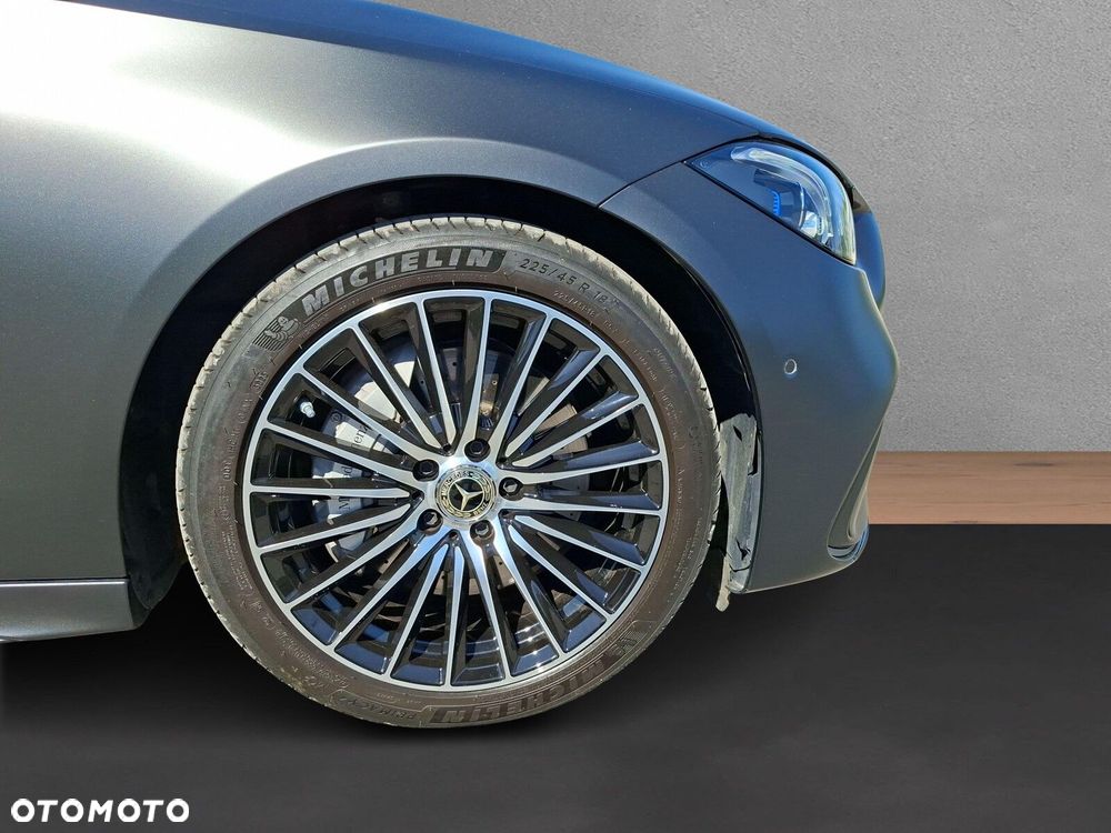 Mercedes-Benz Klasa C 200 mHEV 4-Matic AMG - 16