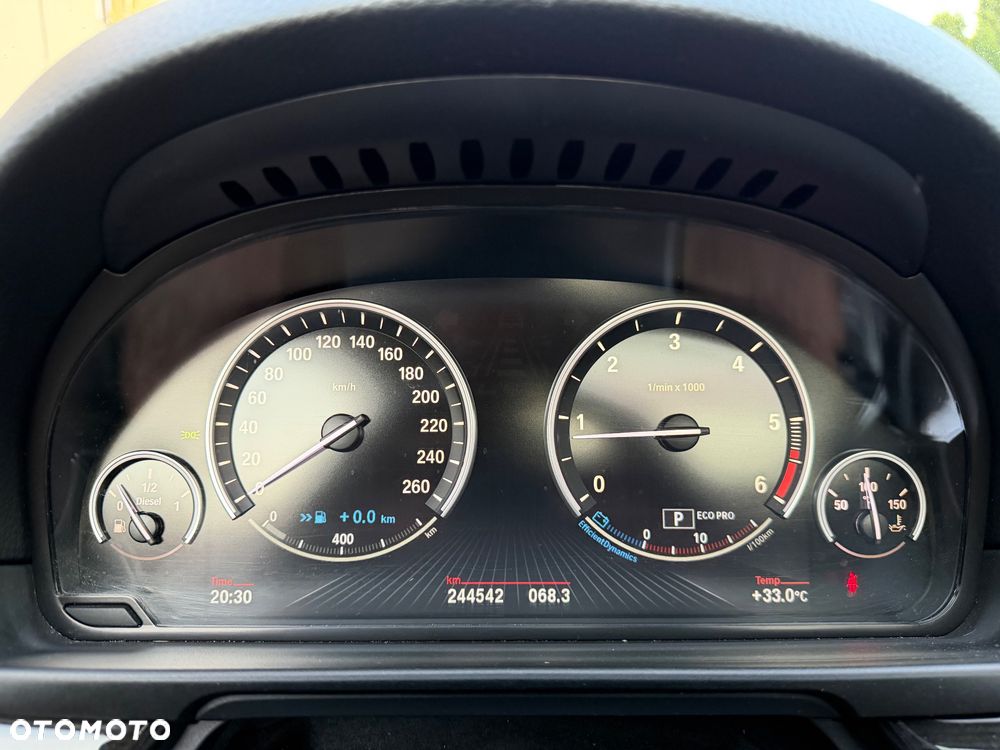 BMW Seria 5 520d Luxury Line - 32