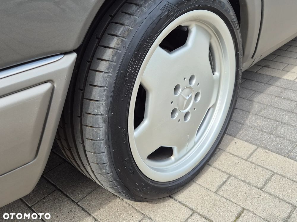 Mercedes-Benz W124 (1984-1993) - 28