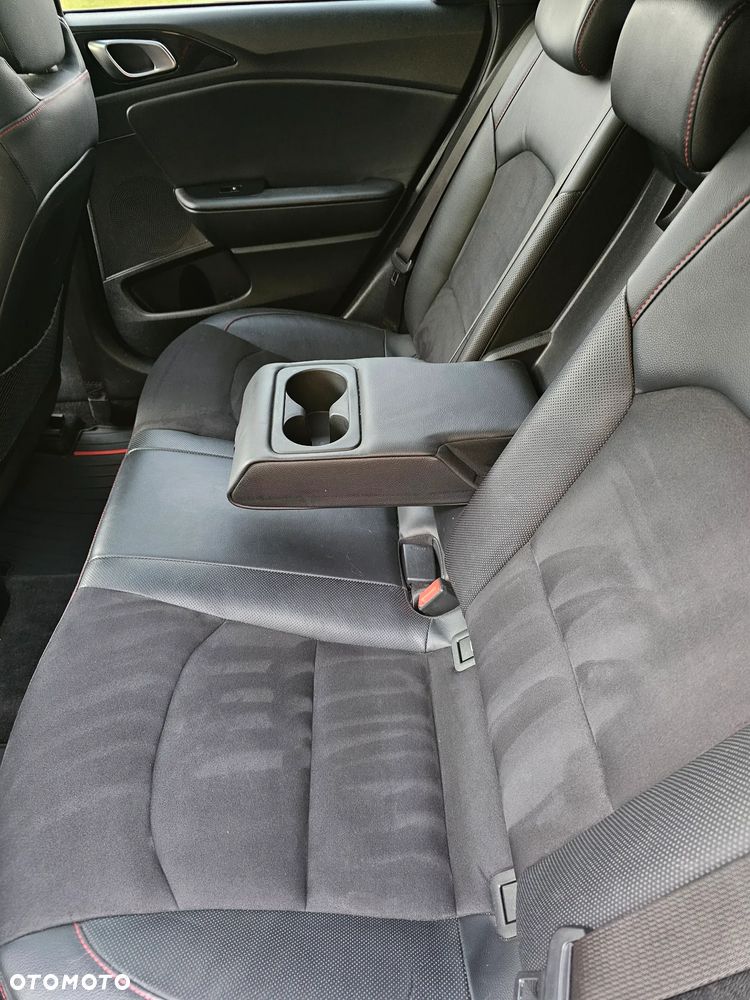 Kia ProCeed 1.6 T-GDI GT DCT - 8