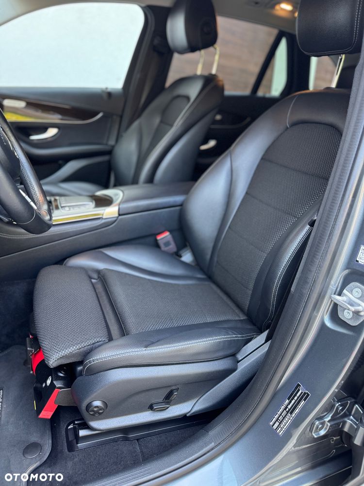 Mercedes-Benz GLC 220 d 4Matic 9G-TRONIC - 22