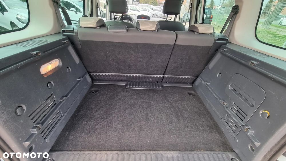 Renault Kangoo 1.6 16V 105 Happy Family - 27