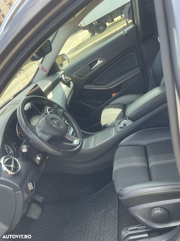Mercedes-Benz GLA 200 d 4MATIC Aut. - 10
