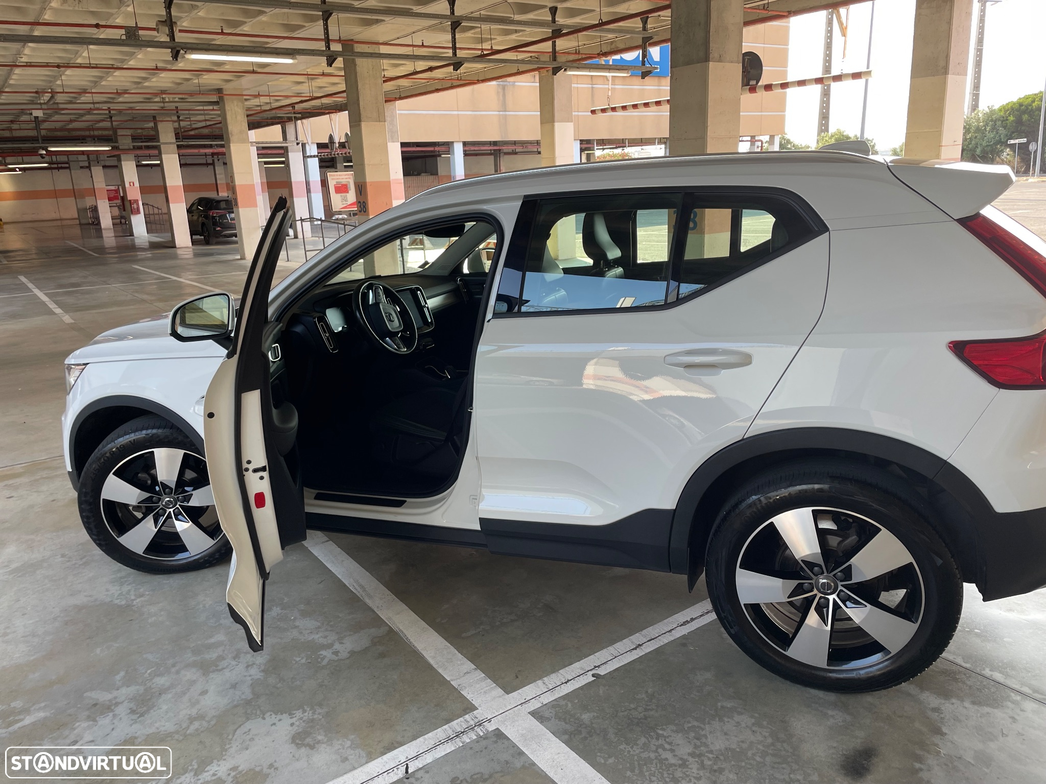 Volvo XC 40 2.0 D3 Momentum Geartronic - 8