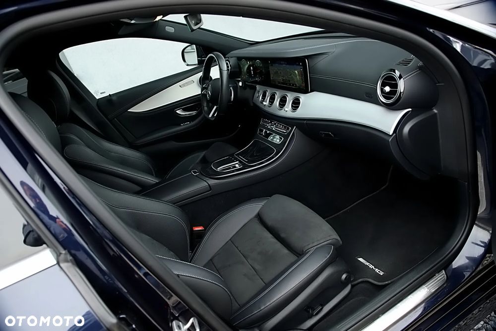 Mercedes-Benz Klasa E 220 d 4-Matic 9G-TRONIC - 24