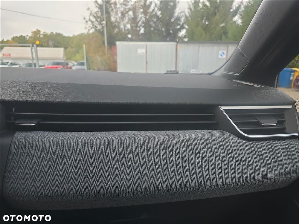 Renault Clio - 23