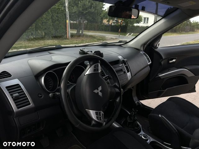 Mitsubishi Outlander 2.0 DID Intense + - 8