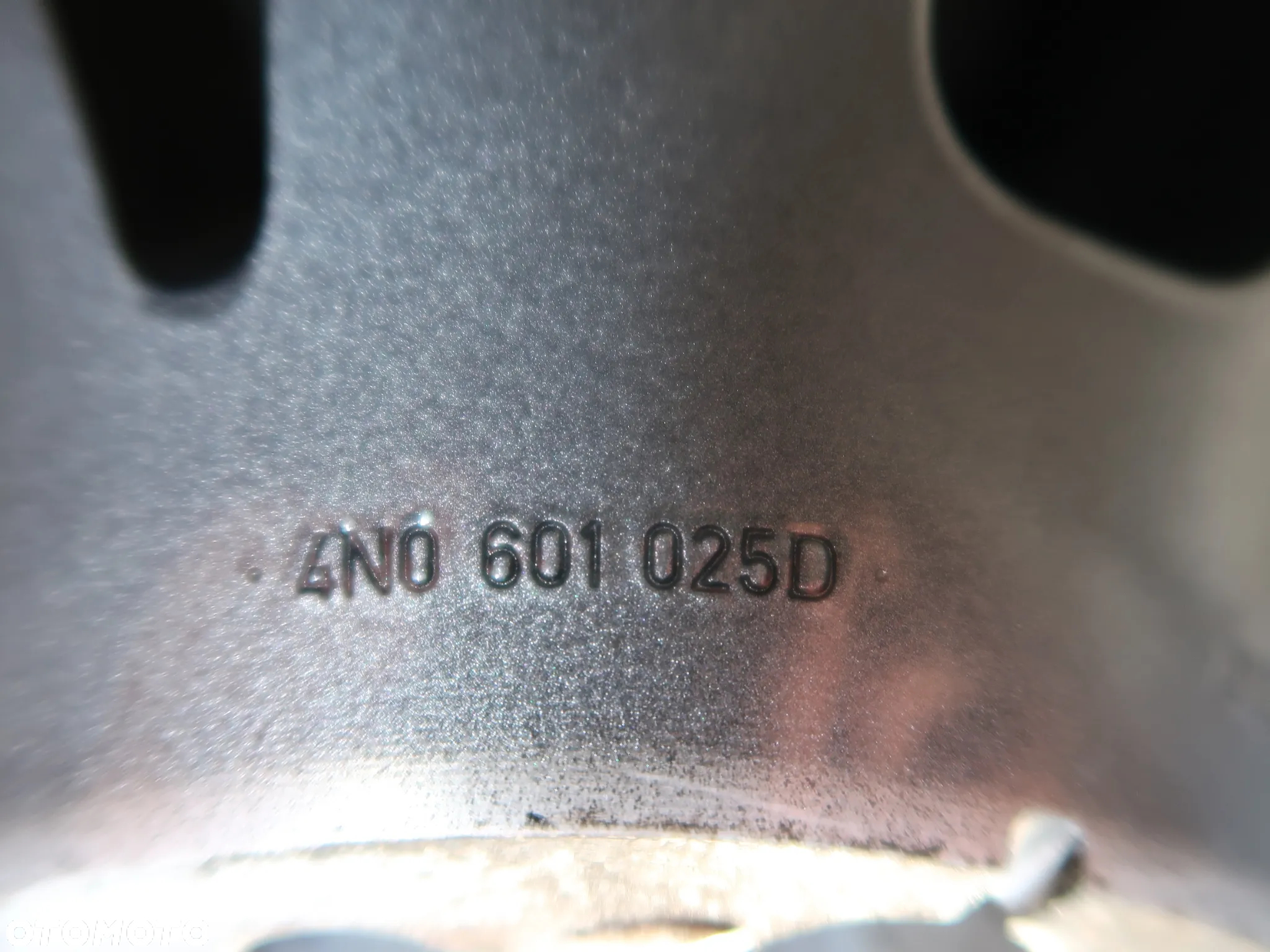271 Felga Aluminiowa IDEALNA Audi 4N0601025D 9x20et37 - 2