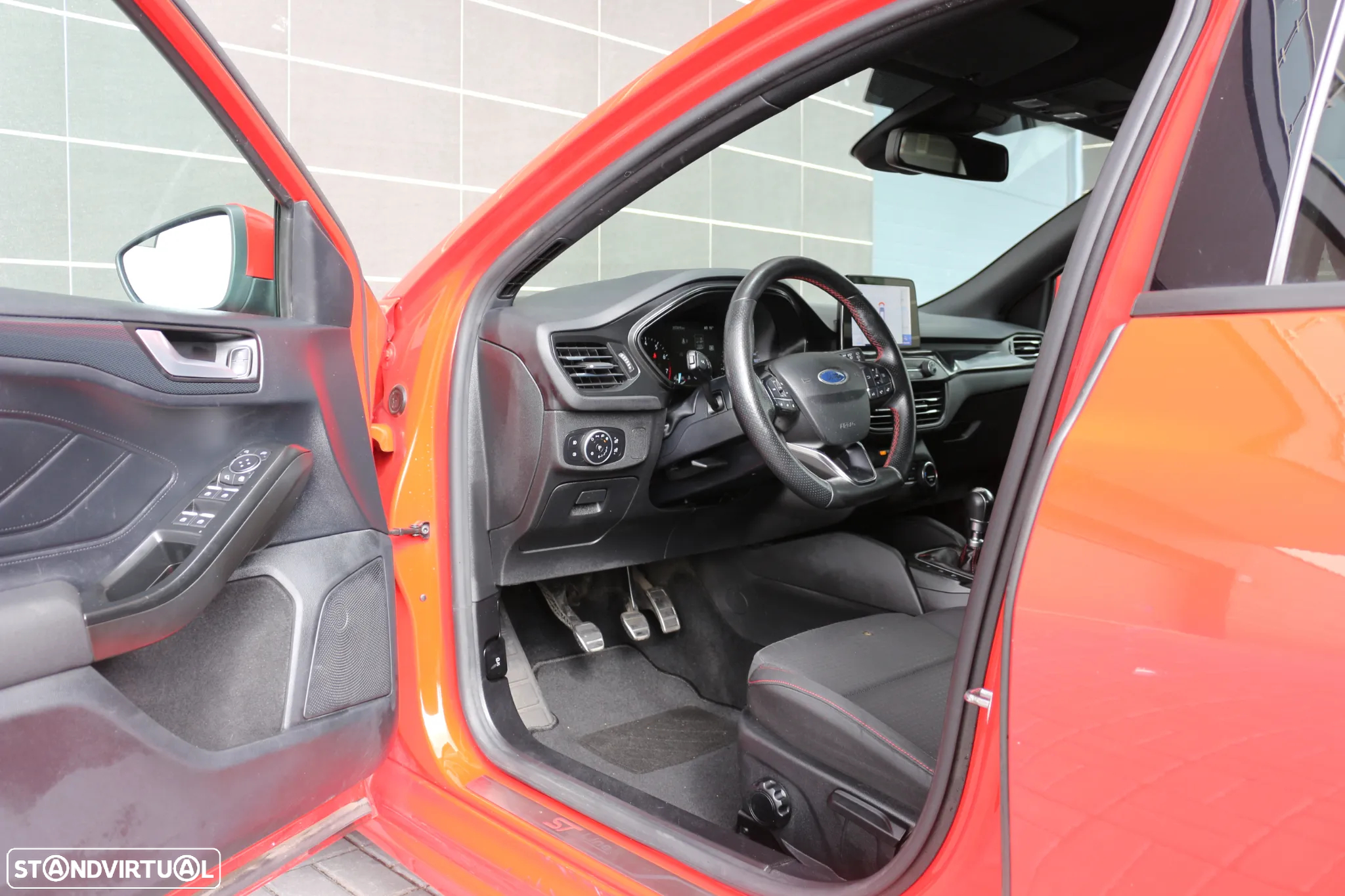 Ford Focus SW 1.0 EcoBoost S&S ST-LINE - 11