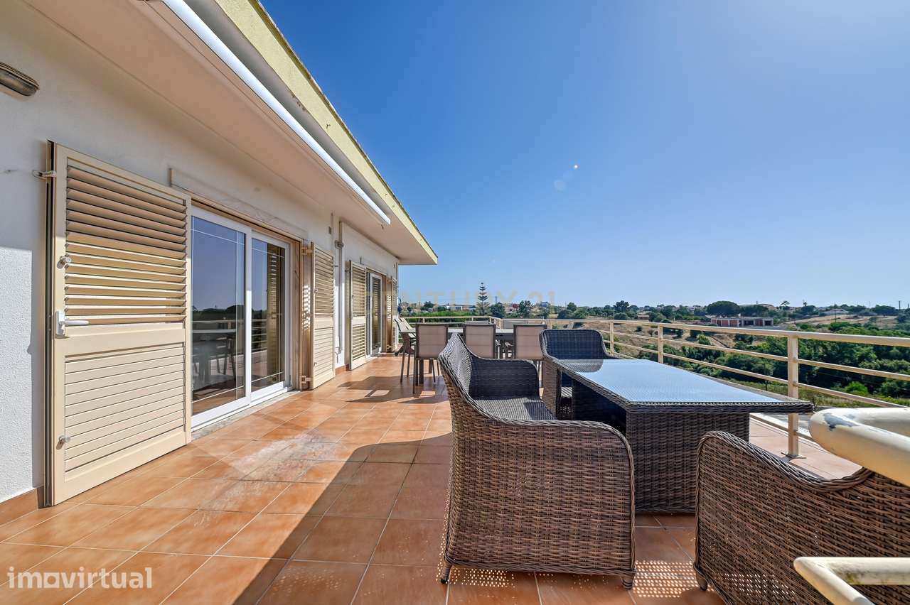 Apartamento T4 transformado em T3 no Zambujal (Sesimbra) em condomínio - Grande imagem: 2/32