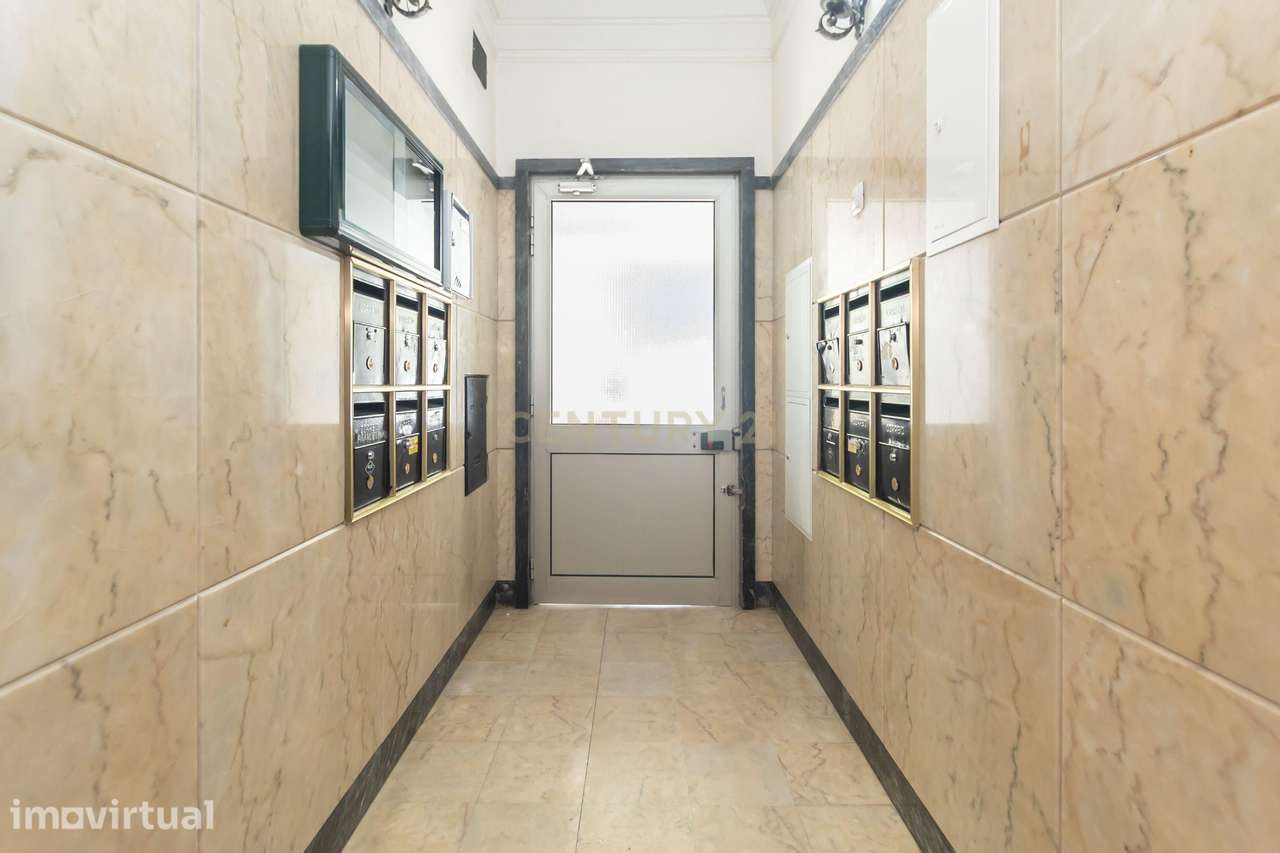 Apartamento T2 para arrendamento no centro da Costa da caparica, Luz. - Grande imagem: 3/41