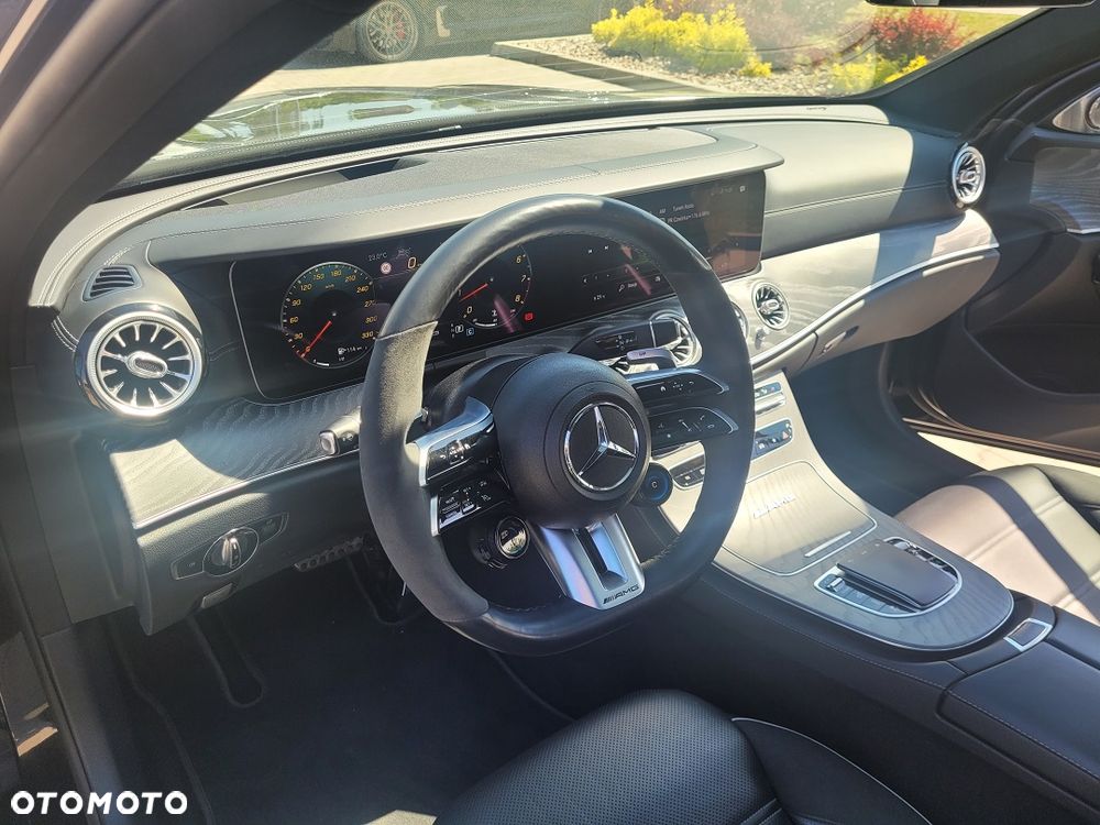 Mercedes-Benz Klasa E AMG 63 S 4Matic+ AMG Speedshift MCT-9G - 20