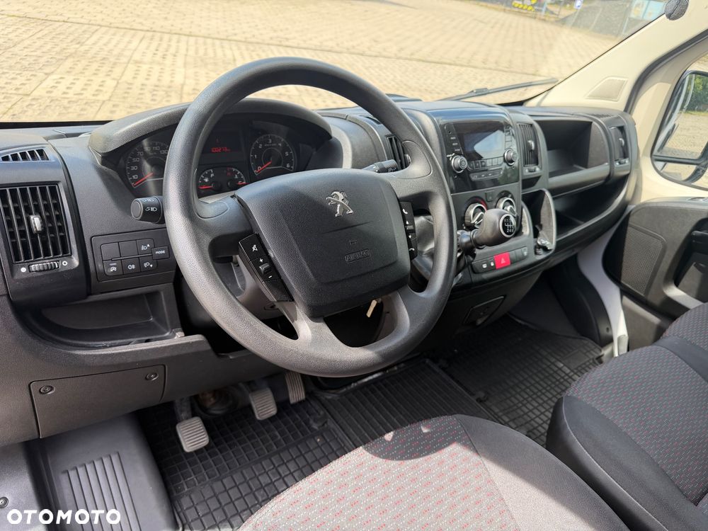 Peugeot Boxer Brygadówka L3H2 7 osób - 17