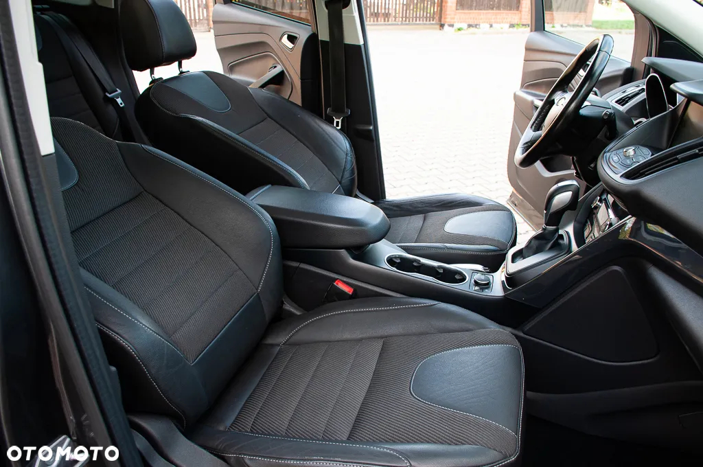 Ford Kuga 2.0 TDCi 4WD Titanium Plus - 32