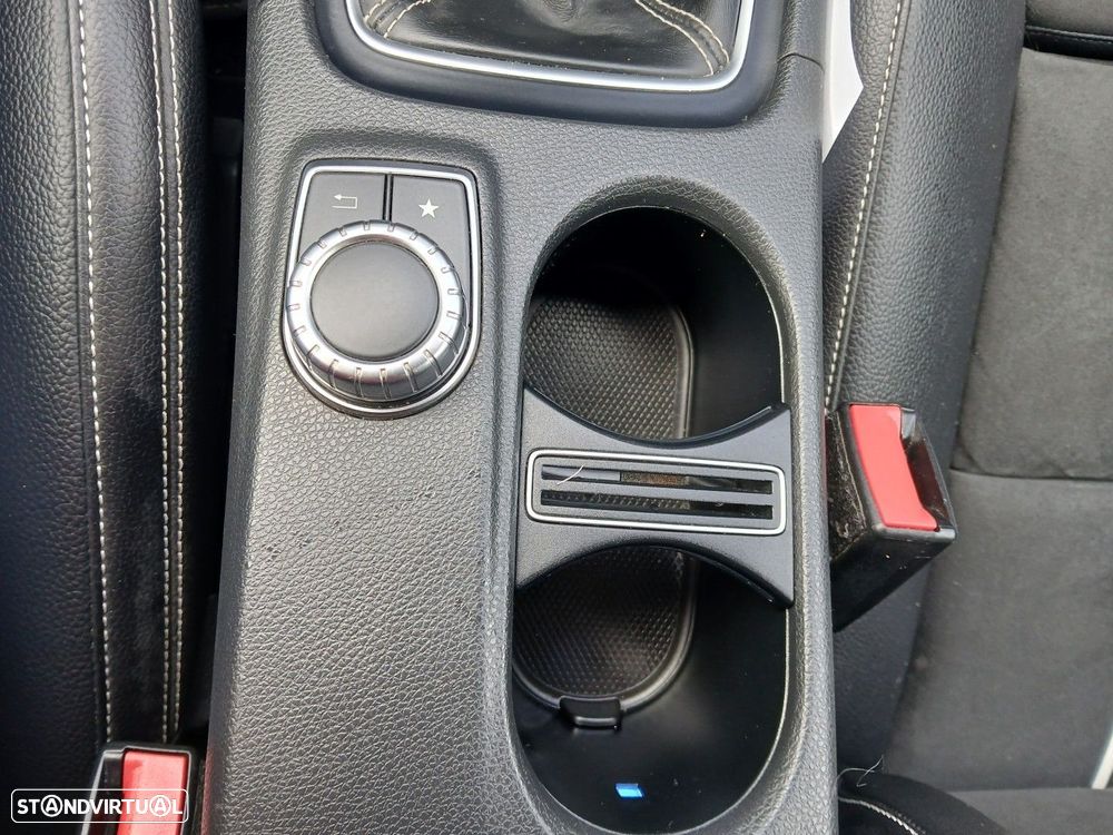 Mercedes-Benz A 200 d AMG Line - 30