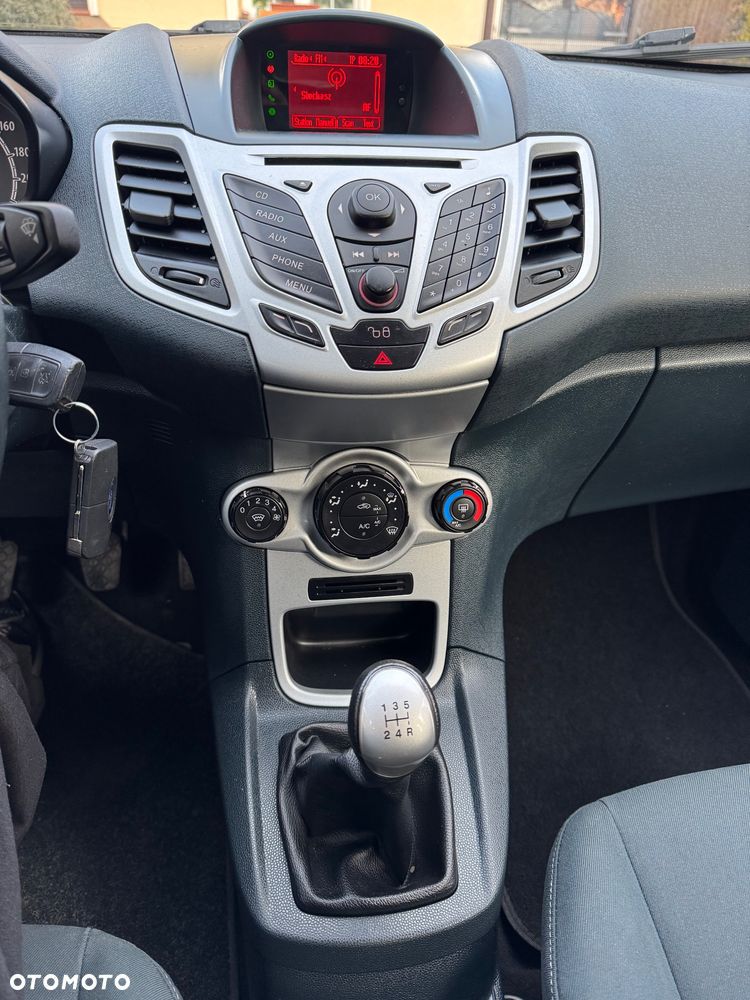 Ford Fiesta 1.25 Champions Edition - 34