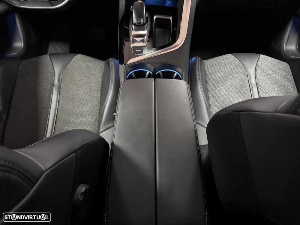 Peugeot 3008 1.2 PureTech Allure EAT6 - 32