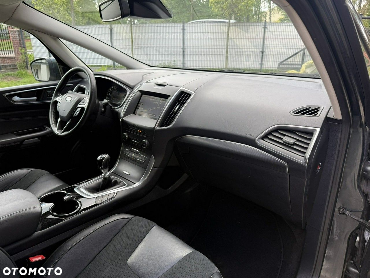 Ford S-Max - 11