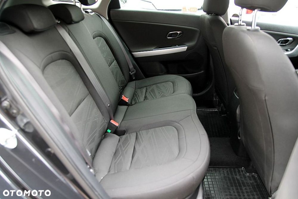 Kia Ceed - 27