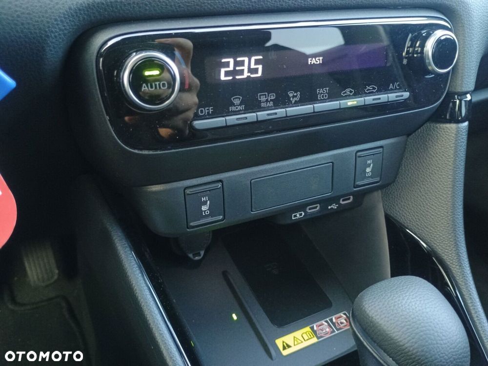 Toyota Yaris Hybrid 1.5 Style - 23