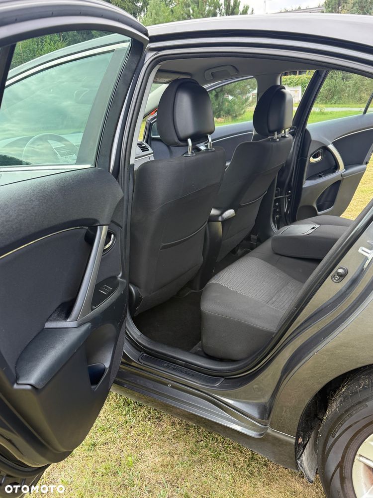 Toyota Avensis 2.0 D-4D Active - 25