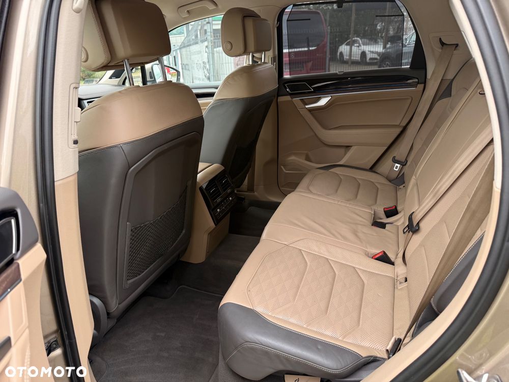 Volkswagen Touareg - 11