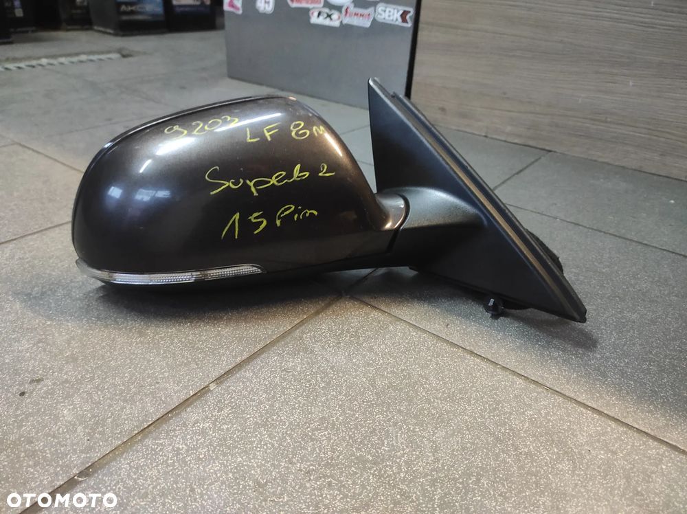 LUSTERKO PRAWE 15 PIN FOTOCHROM SKODA SUPERB 2 LF8M 9203 BRĄZOWE EUROPA WYSYŁKA !!! - 1