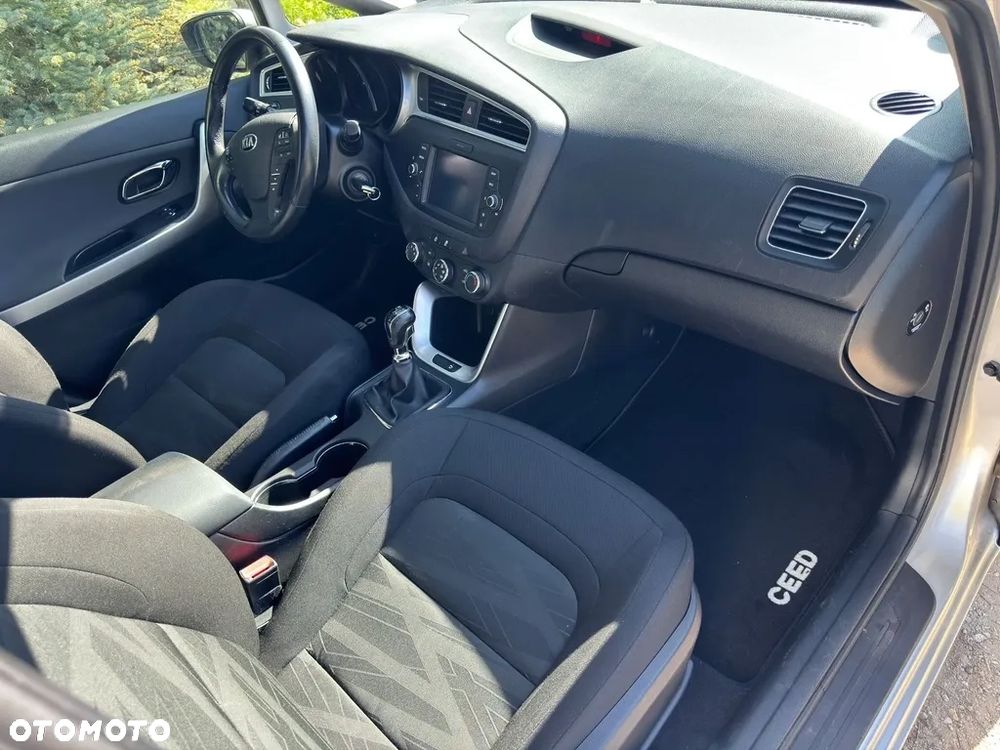 Kia Ceed - 9