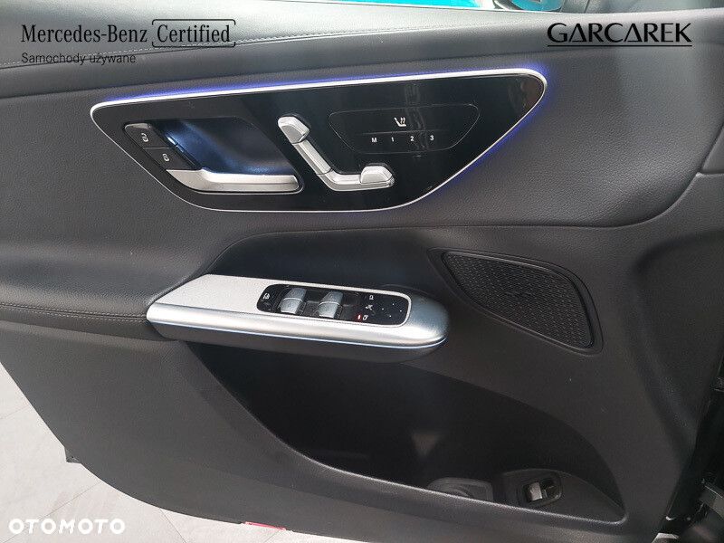 Mercedes-Benz GLC - 32