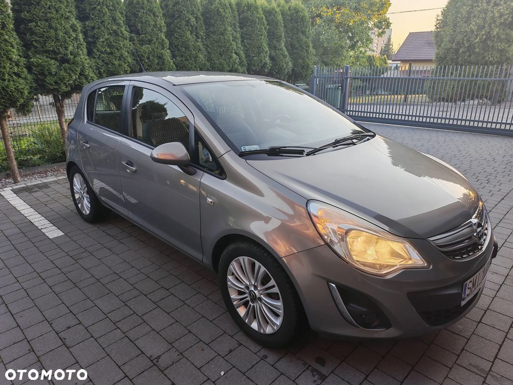 Opel Corsa 1.4 16V Cosmo - 3