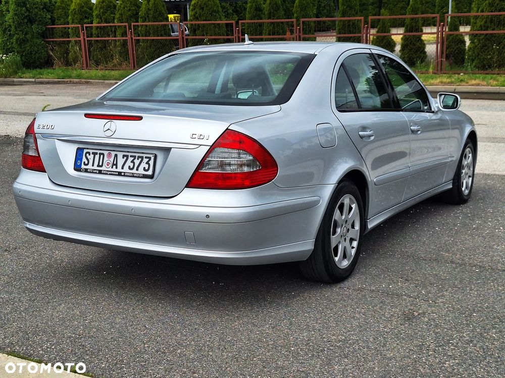 Mercedes-Benz Klasa E 200 CDI Classic DPF - 23