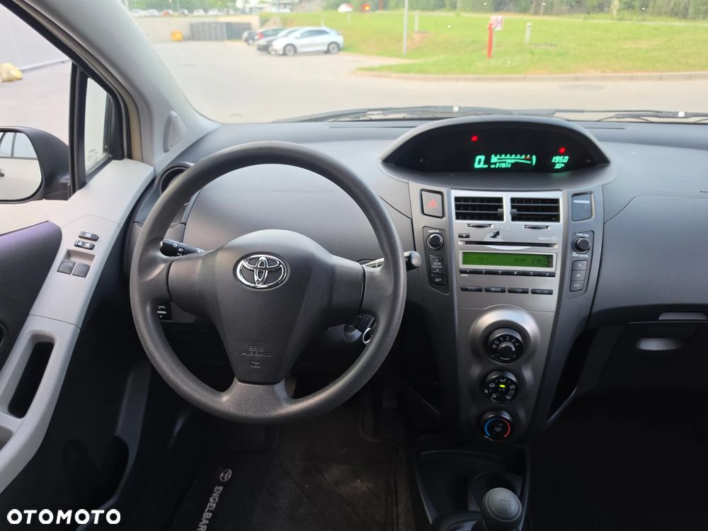 Toyota Yaris 1.0 VVT-i Cool - 8