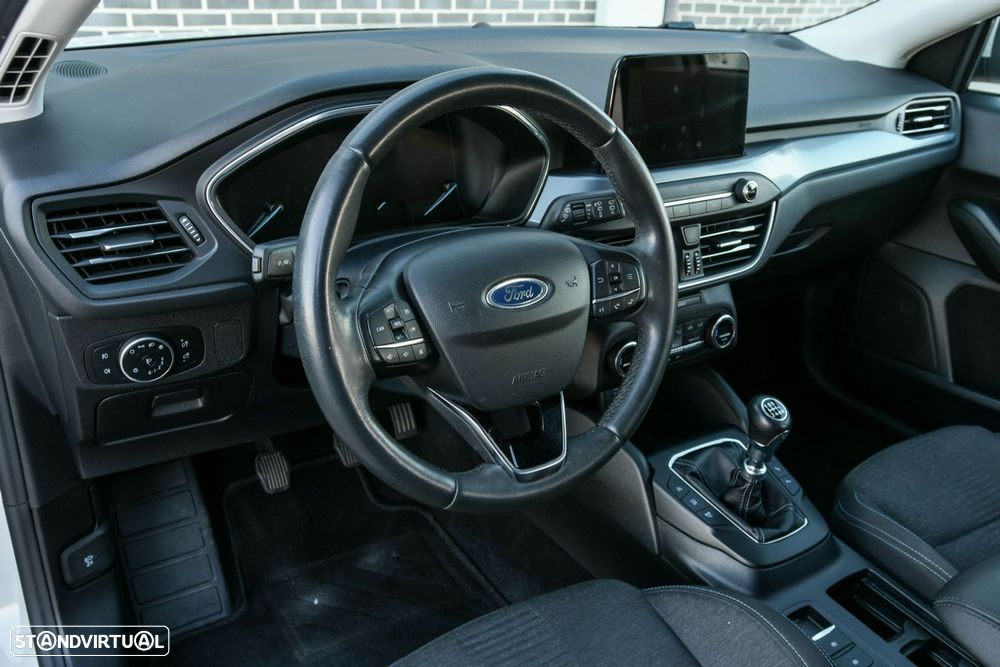Ford Focus 1.0 EcoBoost Active X - 16