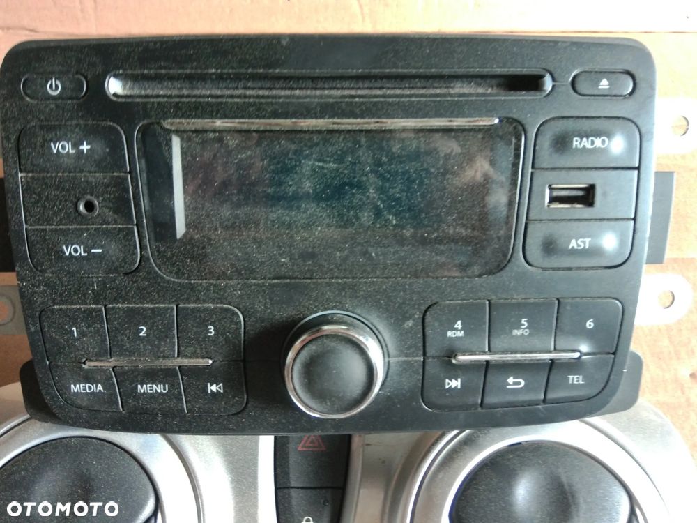 DACIA DOKKOER LODGY INNE CD RADIO + RAMKA ROWNIEZ INNE CZESCI PYTAC - 2