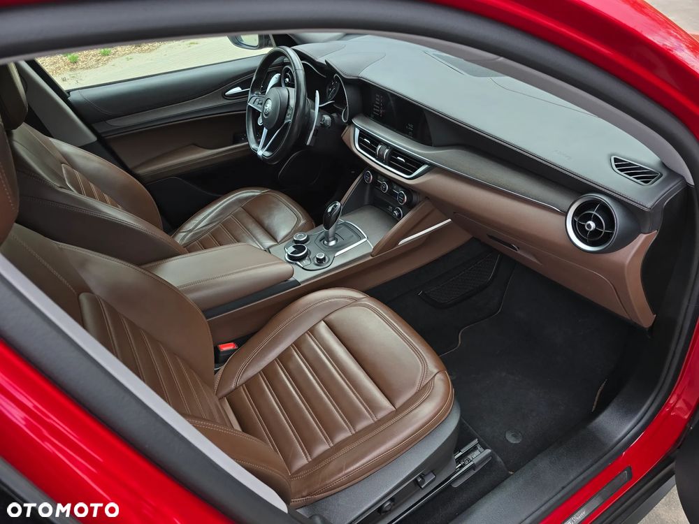 Alfa Romeo Stelvio 2.2 16V AT8 Q4 Lusso - 26