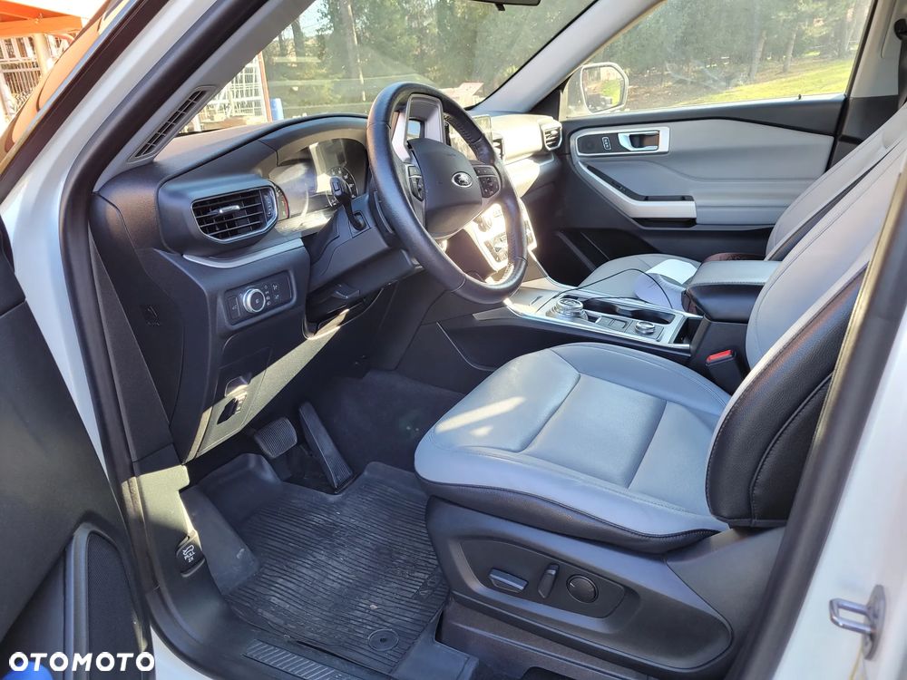 Ford Explorer - 12