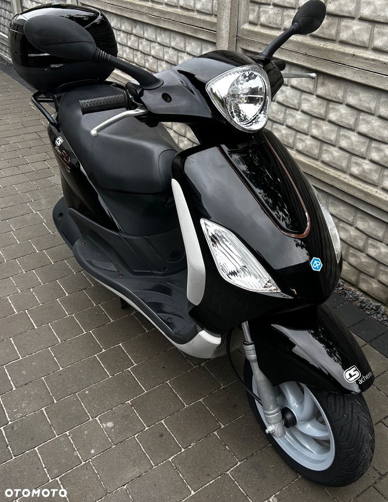 Piaggio FLY - 8