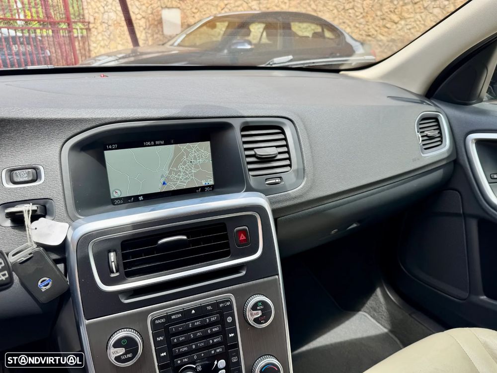 Volvo V60 Cross Country D3 Summum - 10