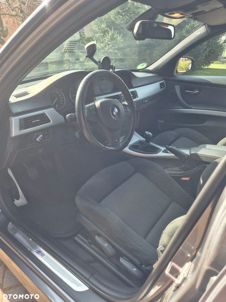 BMW Seria 3 318d - 11