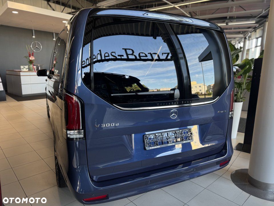 Mercedes-Benz Klasa V - 9