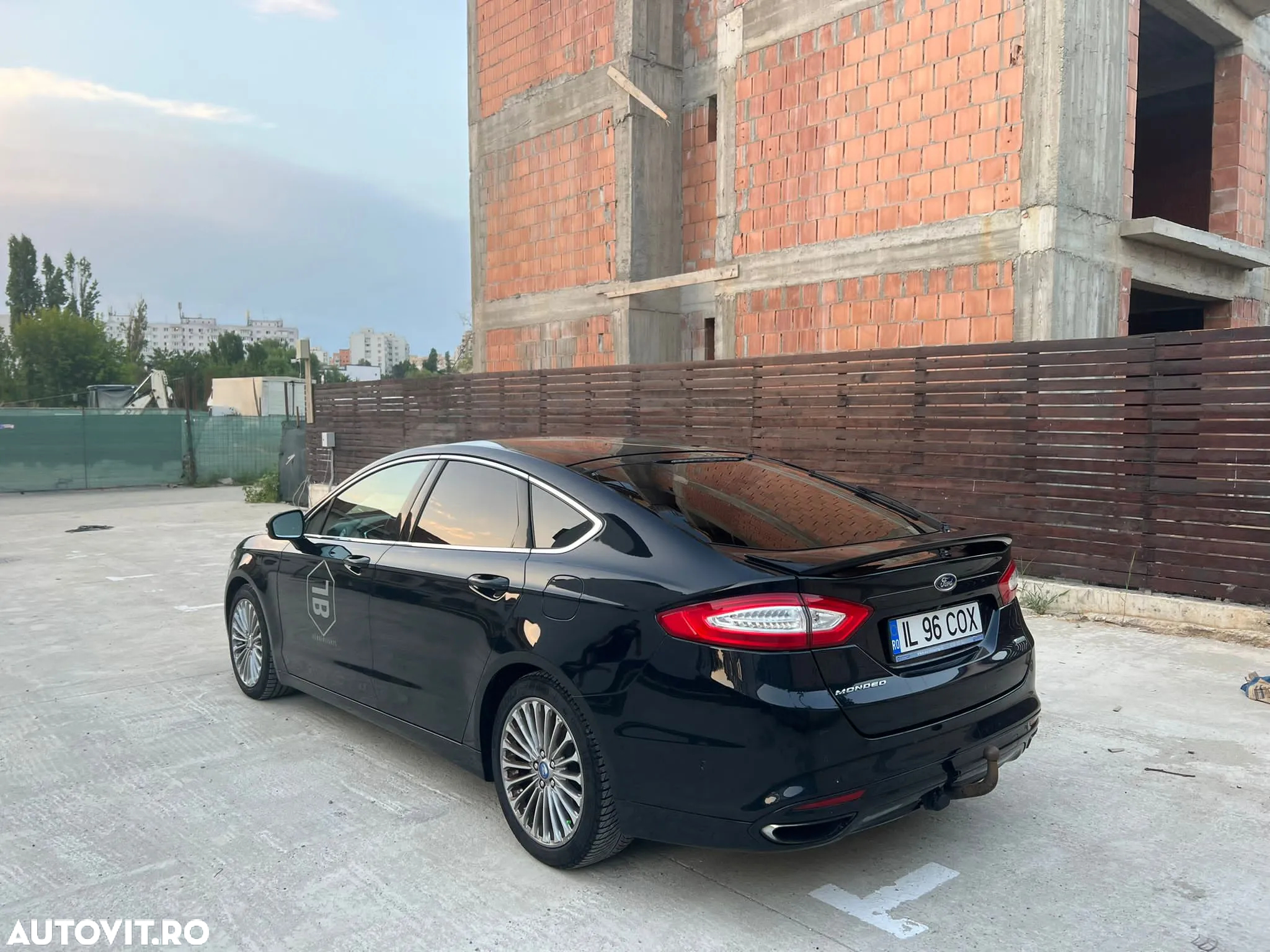 Ford Mondeo 2.0 EcoBoost Powershift Titanium - 36