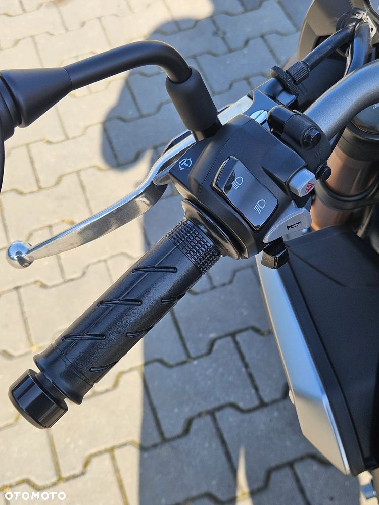 Honda CB - 10