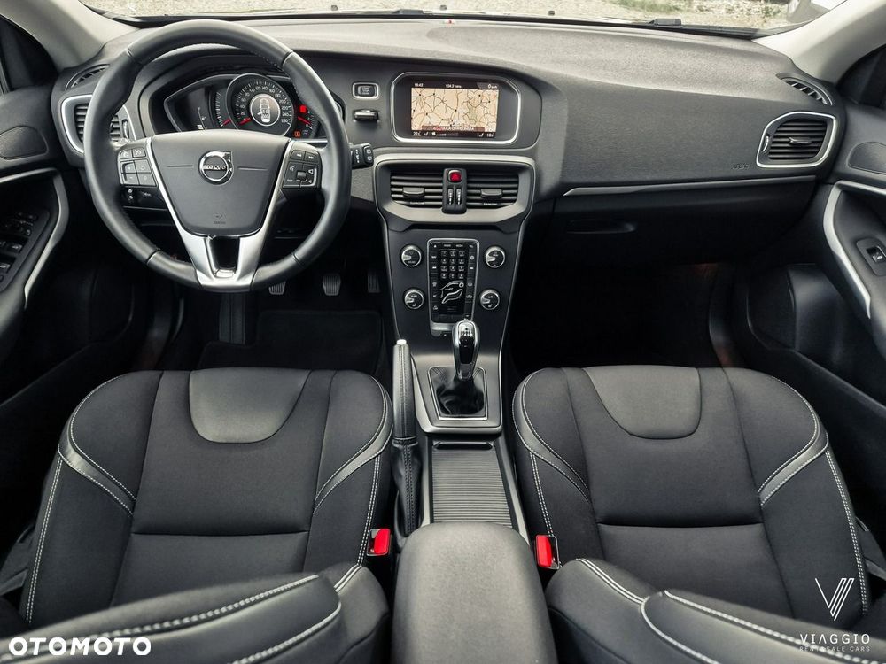 Volvo V40 T2 Momentum - 15
