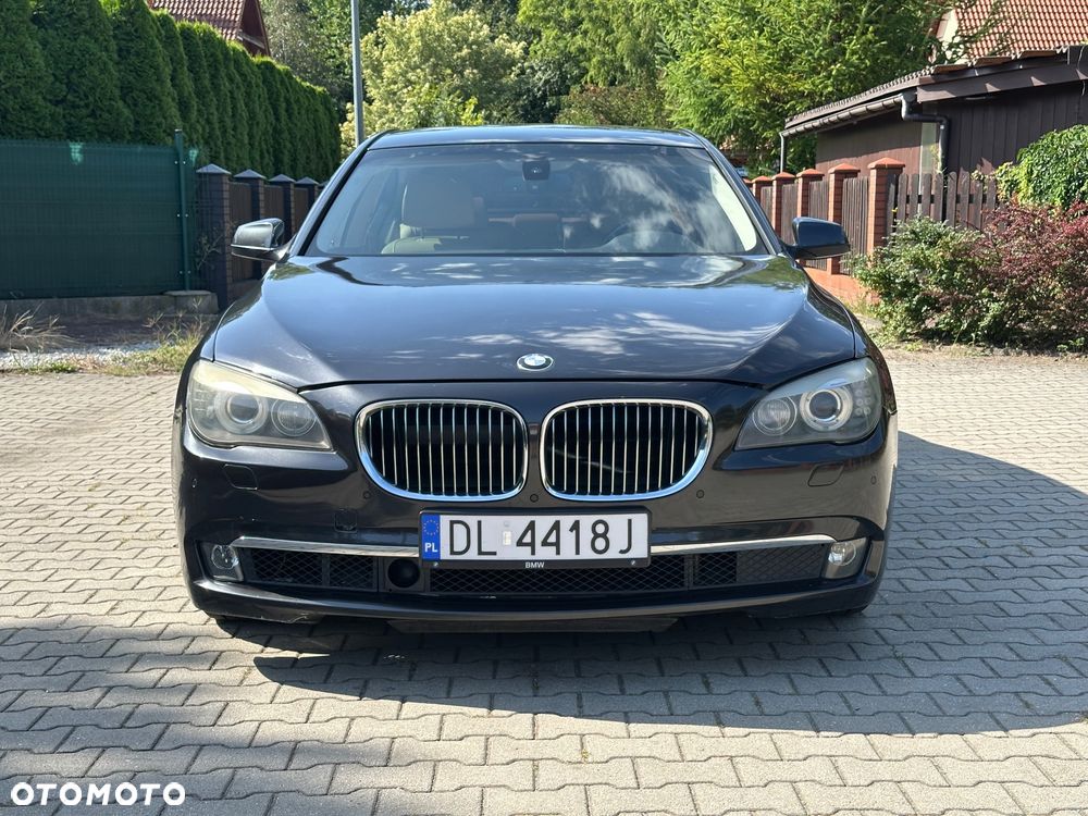 BMW Seria 7 740i - 5