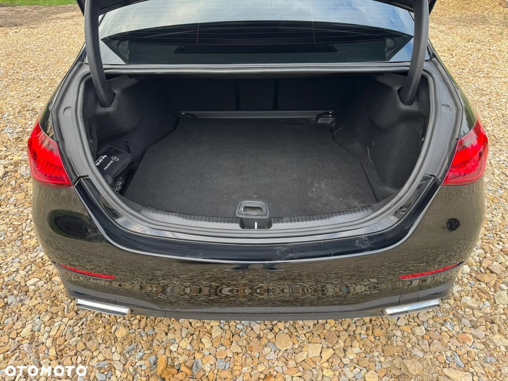 Mercedes-Benz Klasa C 300 4Matic 9G-TRONIC AMG Line - 33