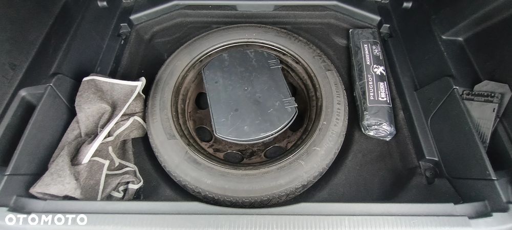 Peugeot 3008 BlueHDi 130 Stop & Start EAT8 Allure - 25