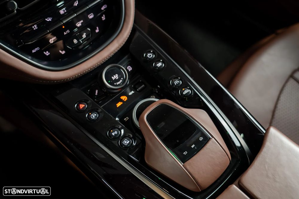 Aston Martin DBX 707 - 23